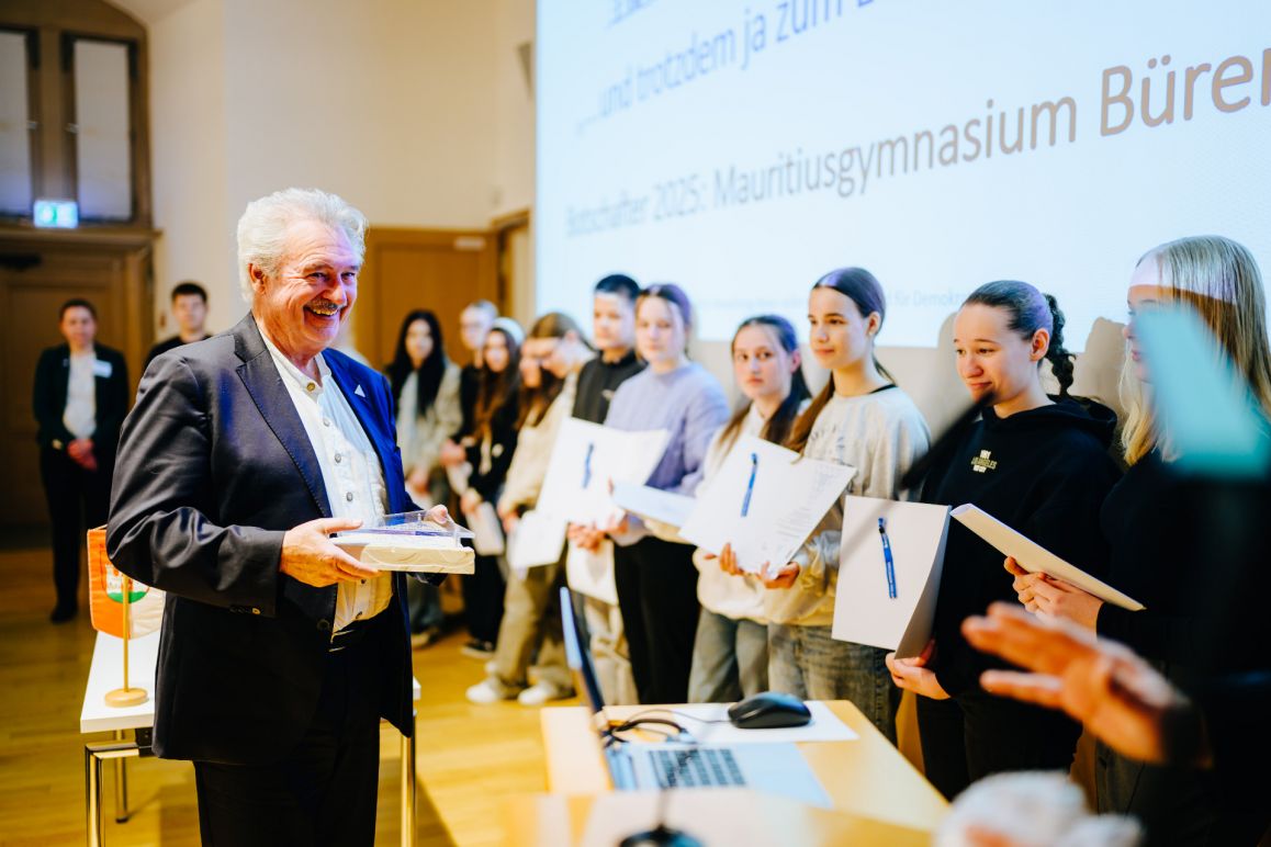 Jean Asselborn überreicht Botschafterpreis an Schülerinnen und Schüler